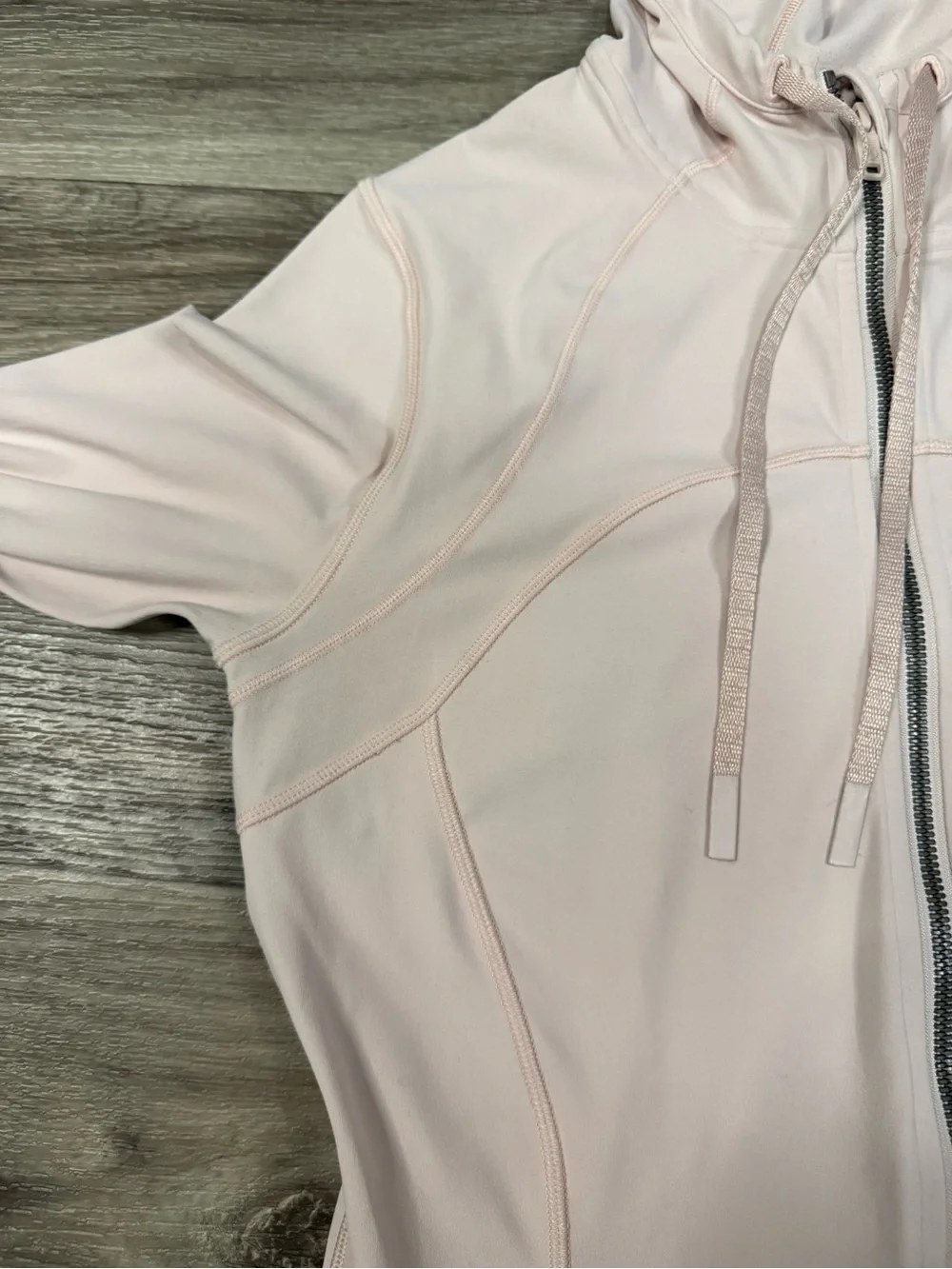 Lululemon Hooded Define Jacket in Smoky Blush Size 10